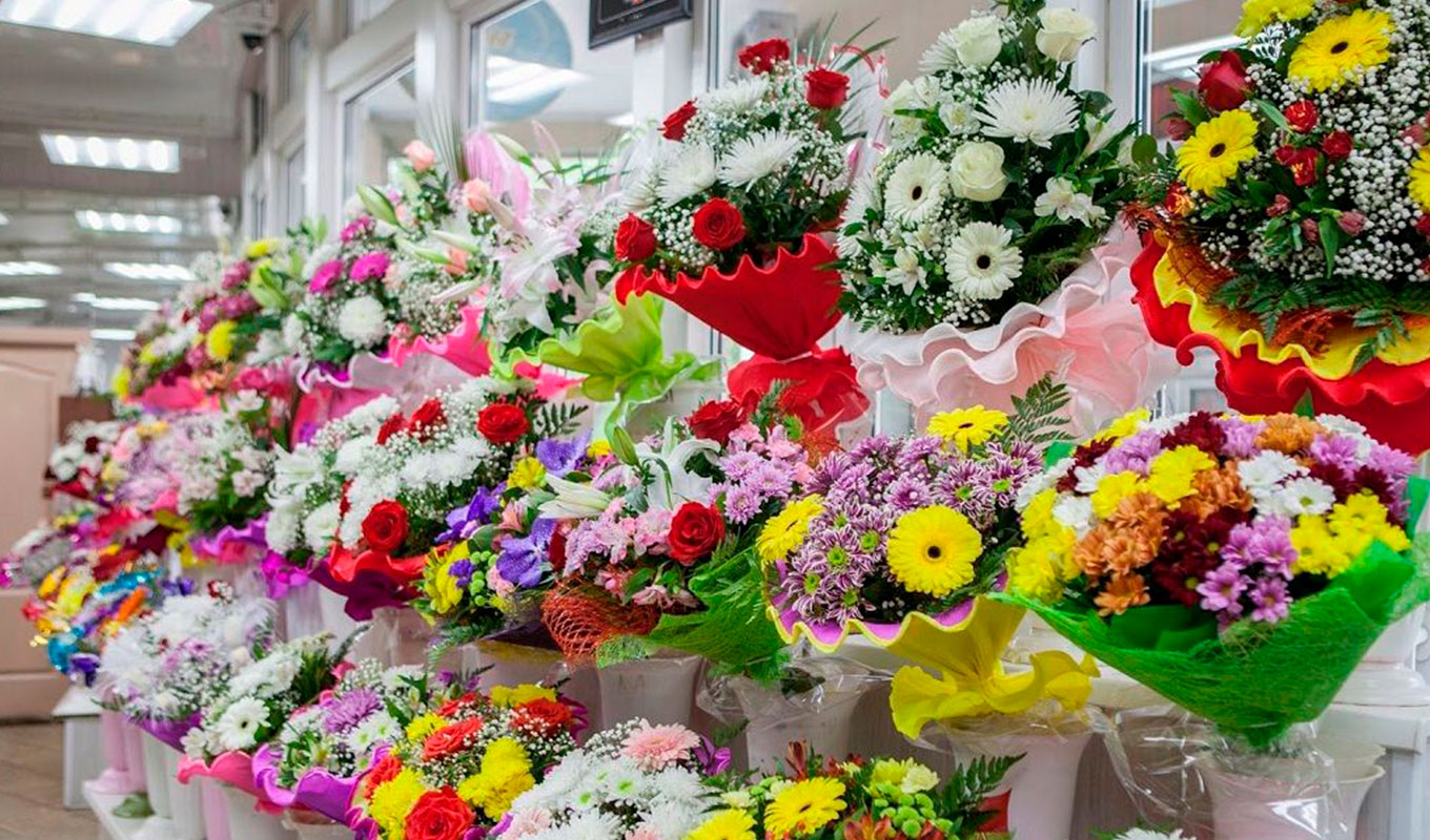 Букет цветов в цветочном магазине