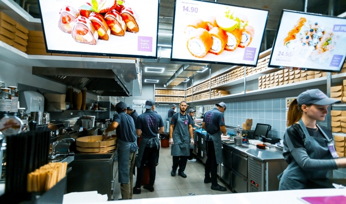 Успешный корнер японской кухни на фудкорте в ЦАО