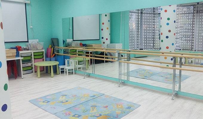 Детский центр в густонаселенном спальном районе СЗАО
