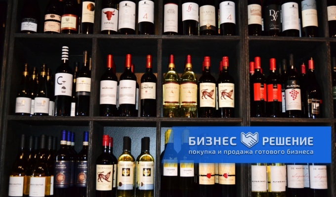 Магазин разливного вина в густонаселенном районе Петербурга