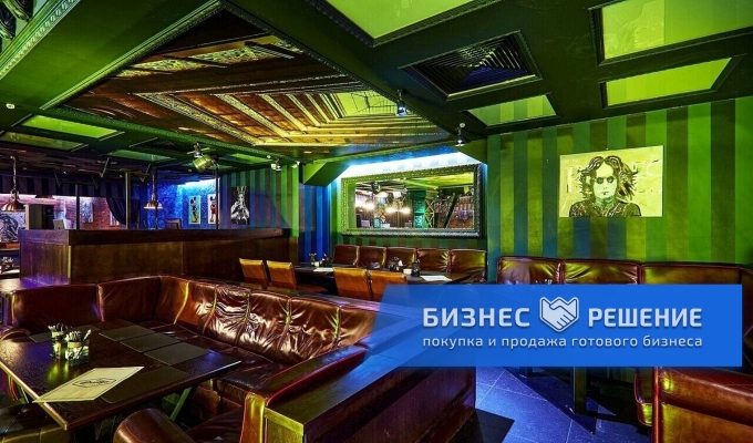 Ночной танцевальный бар в центре Санкт-Петербурга