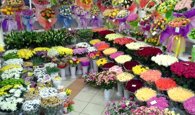 Круглосуточный цветочный магазин в центре Москвы