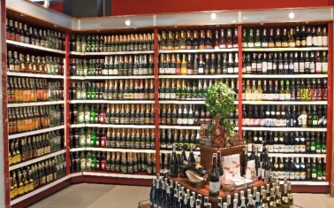 Супермаркет в центре Москвы с алкогольной лицензией