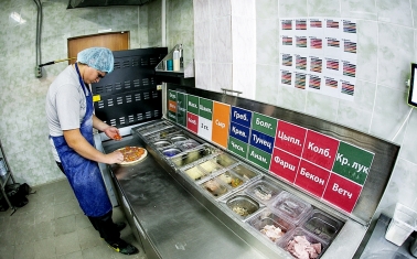 Доставка пиццы и роллов с высокой прибылью в крупном ТЦ