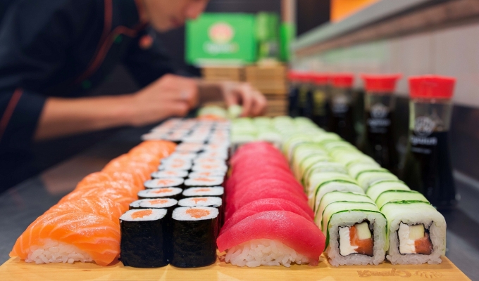 Сеть из трёх магазинов суши