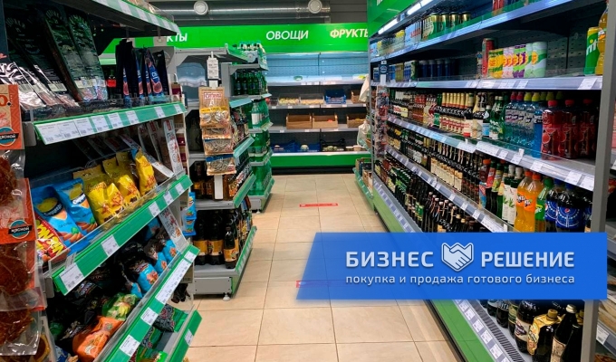 Продуктовый магазин у метро Университет