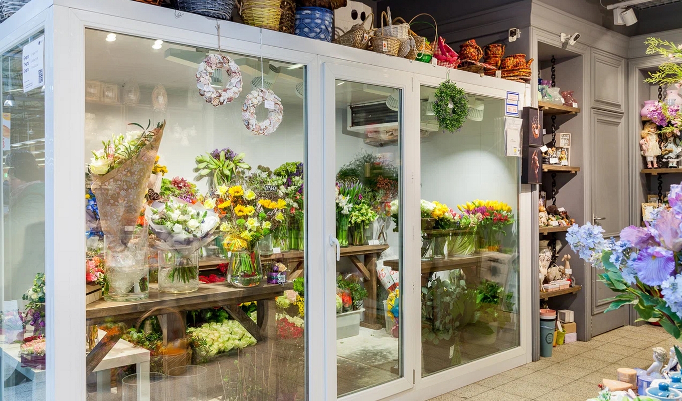 Цветочный магазин центральный. Холодильная камера для цветов. Холодильная камера для цветочного магазина. Холодильная камера витрина. Холодильная камера для цветочного магазина 3d-модель.