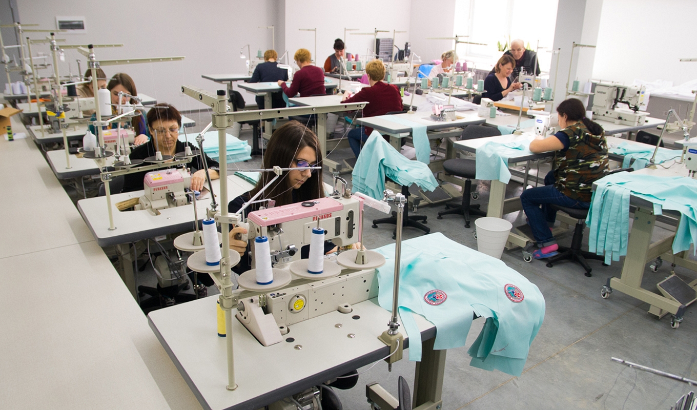 Швейное производство цех. Швейная фабрика "цех№1". Фабрика по пошиву одежды. Фабрика по пошиву. Цех по пошиву.