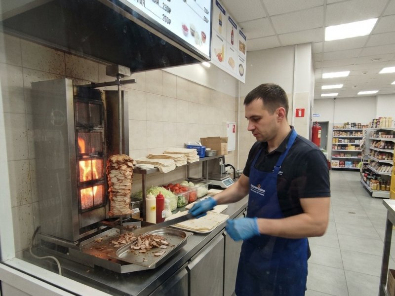 Продуктовый магазин с шаурмой в Москве с прибылью 500 тыс. в мес