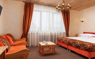 Эксклюзивный загородный клуб с домом 450 кв.м и виллой 250 кв.м