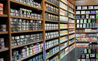 Популярный табачный магазин в уникальной локации