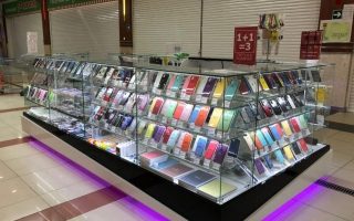 Точка по продаже аксессуаров и электроники в крупном ТЦ