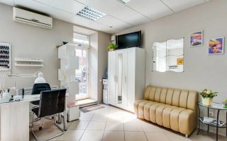 Процветающая студия маникюра в бизнес-центре