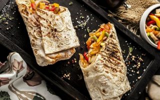 Популярная шаурмичная с высоким трафиком и доставкой