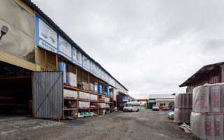 Торговый дом с производственной площадкой