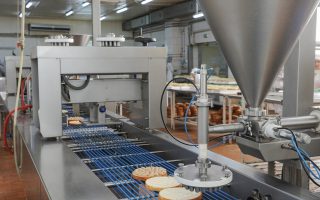 Популярное производство с розничной сетью
