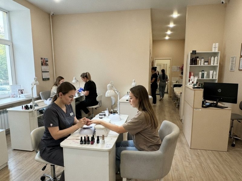 Сеть салонов красоты в Москве с прибылью 327 тыс. в мес