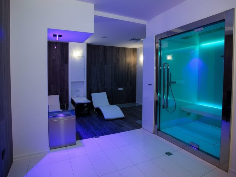 Успешный SPA-салон в центре города у метро
