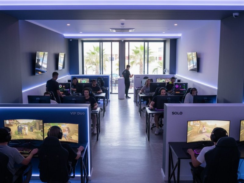 Компьютерный клуб. Прибыль 300к