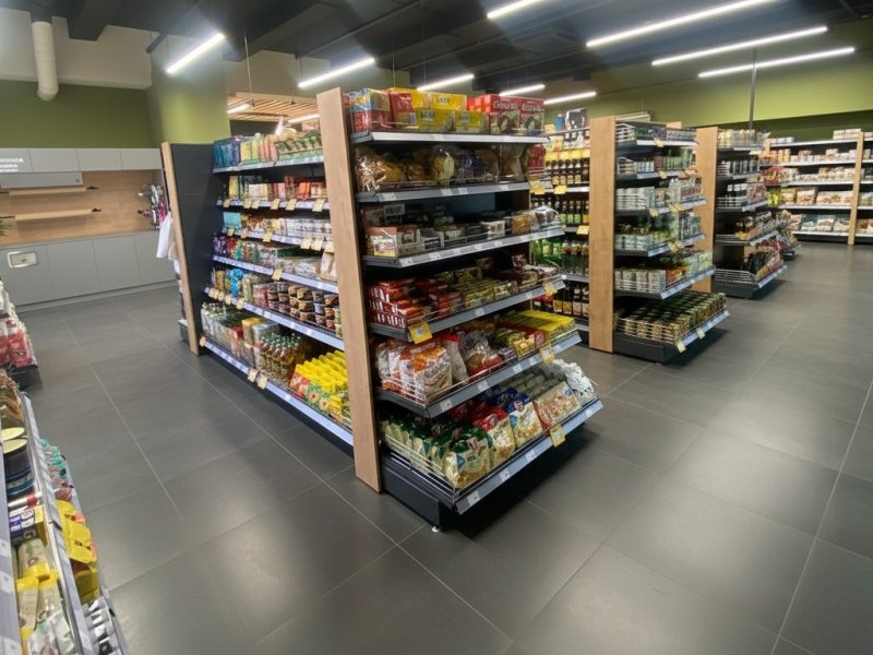 Успешный продуктовый магазин с шаурмой и табачным бизнесом