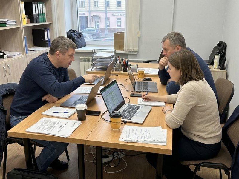 Продам Интернет-магазин одежды и обуви. Прибыль 1.6млн