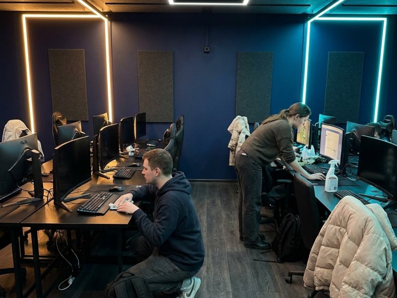 Продаётся Компьютерный клуб. Прибыль 320к