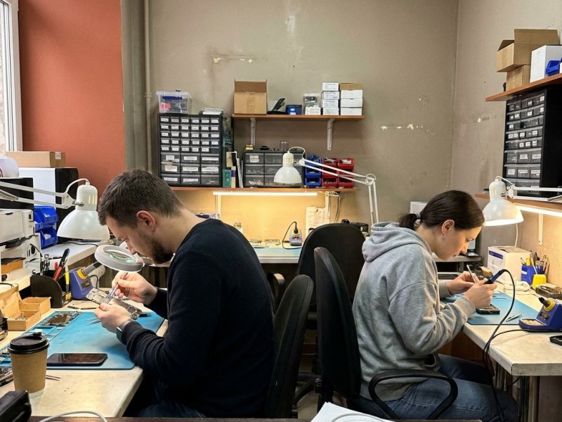 Продаётся готовый бизнес. Сервис по ремонту смартфонов. Прибыль 260к