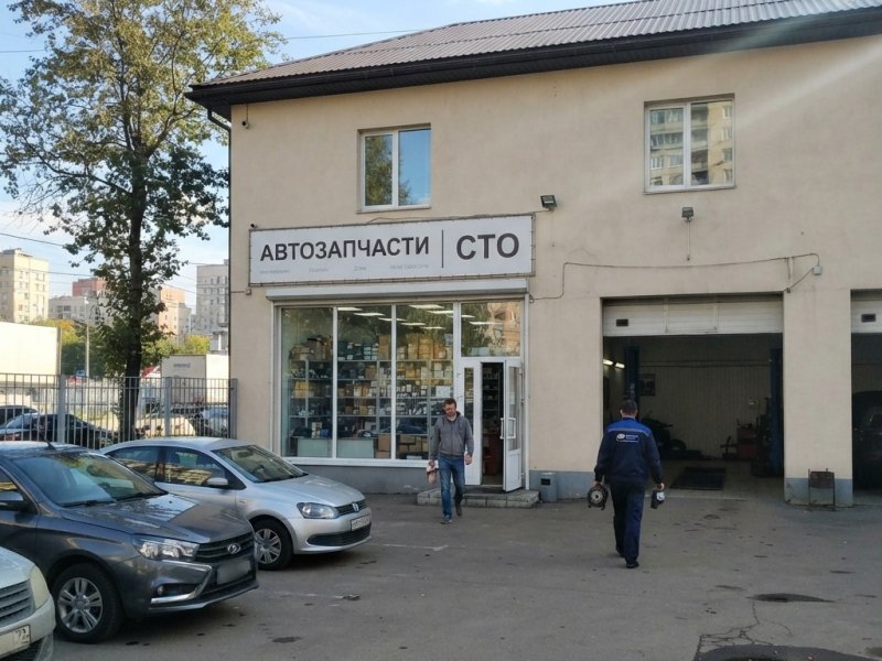 Магазин автозапчастей и СТО в Тихорецке в отдельно стоящем здании